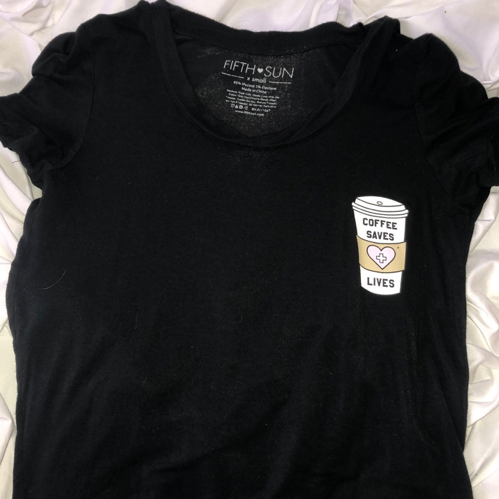 black graphic cropped tee